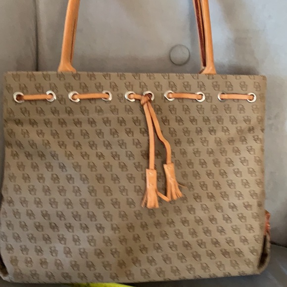 Dooney & Bourke large signature canvas tote - Picture 9 of 10